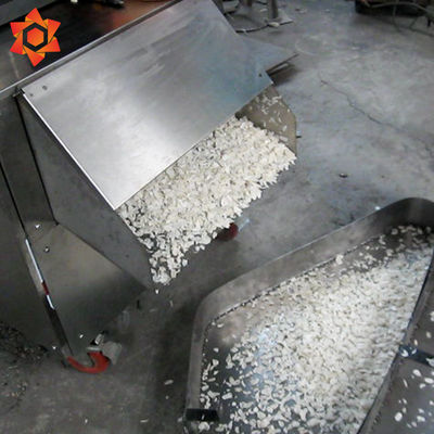 Simple Operation Groundnut Processing Machine 0 - 600rpm / Min Cutter Speed